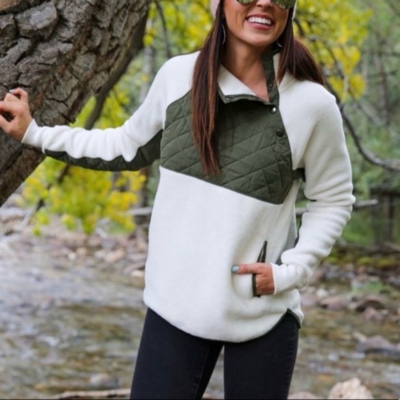 Abercrombie & Fitch Asymmetrical Snap-Up Fleece White Green Puffer Size Small - Picture 2 of 9